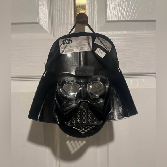 Darth Vader Child’s Costume (3-4 years). Has Never Been Worn. Size Small. $9 - Picture 4 of 5